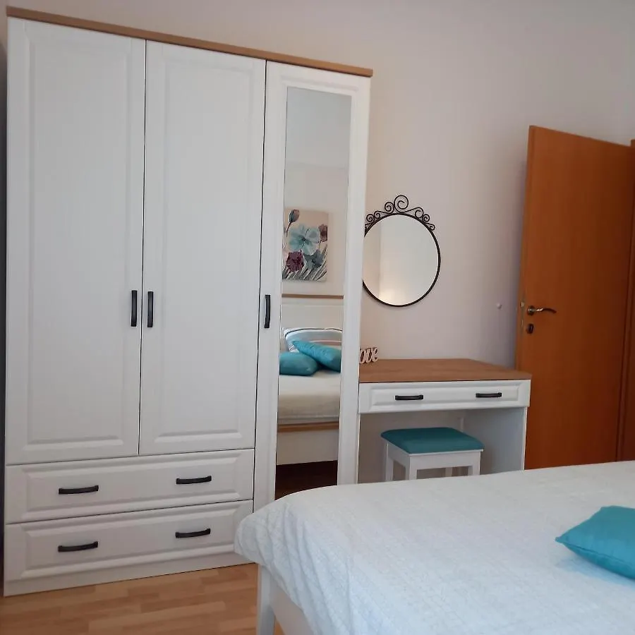 Apartments Irena With Sea View Fažana