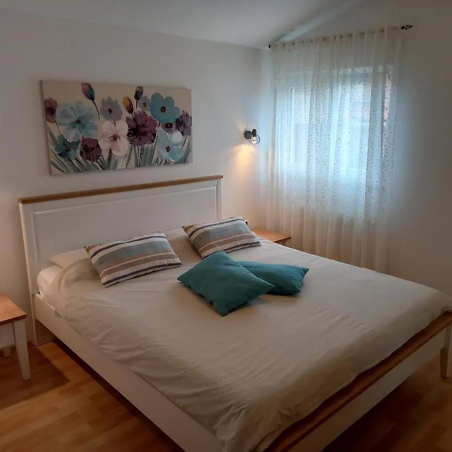 Apartments Irena With Sea View Fažana Kroatien