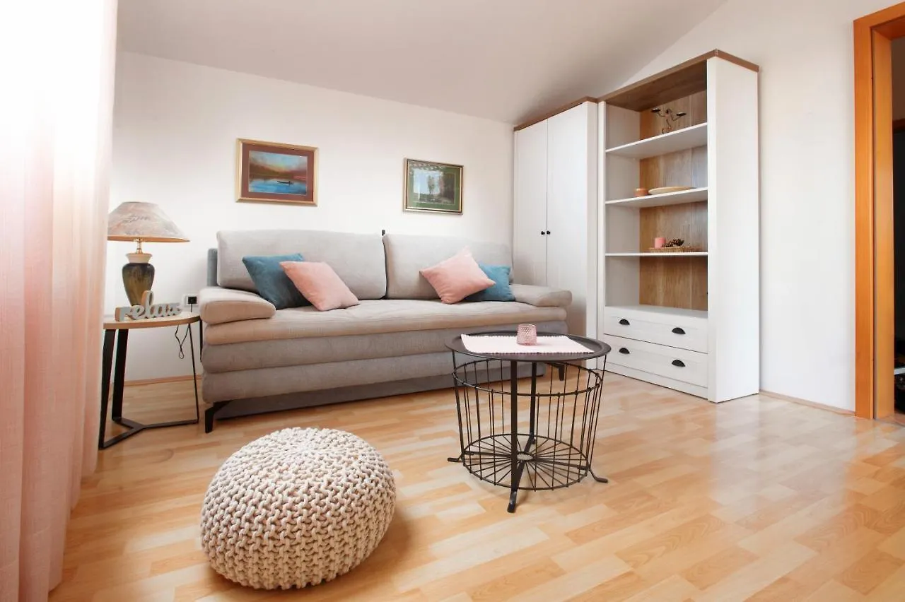 Apartments Irena With Sea View Fazana Croatia