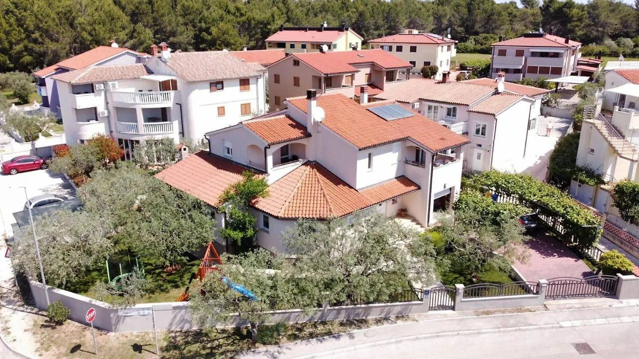 Apartments Irena With Sea View Fazana