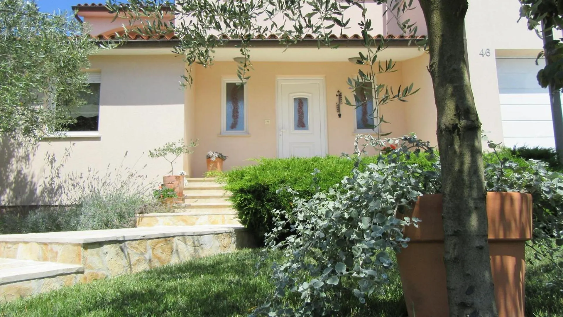 Apartments Irena With Sea View Fazana