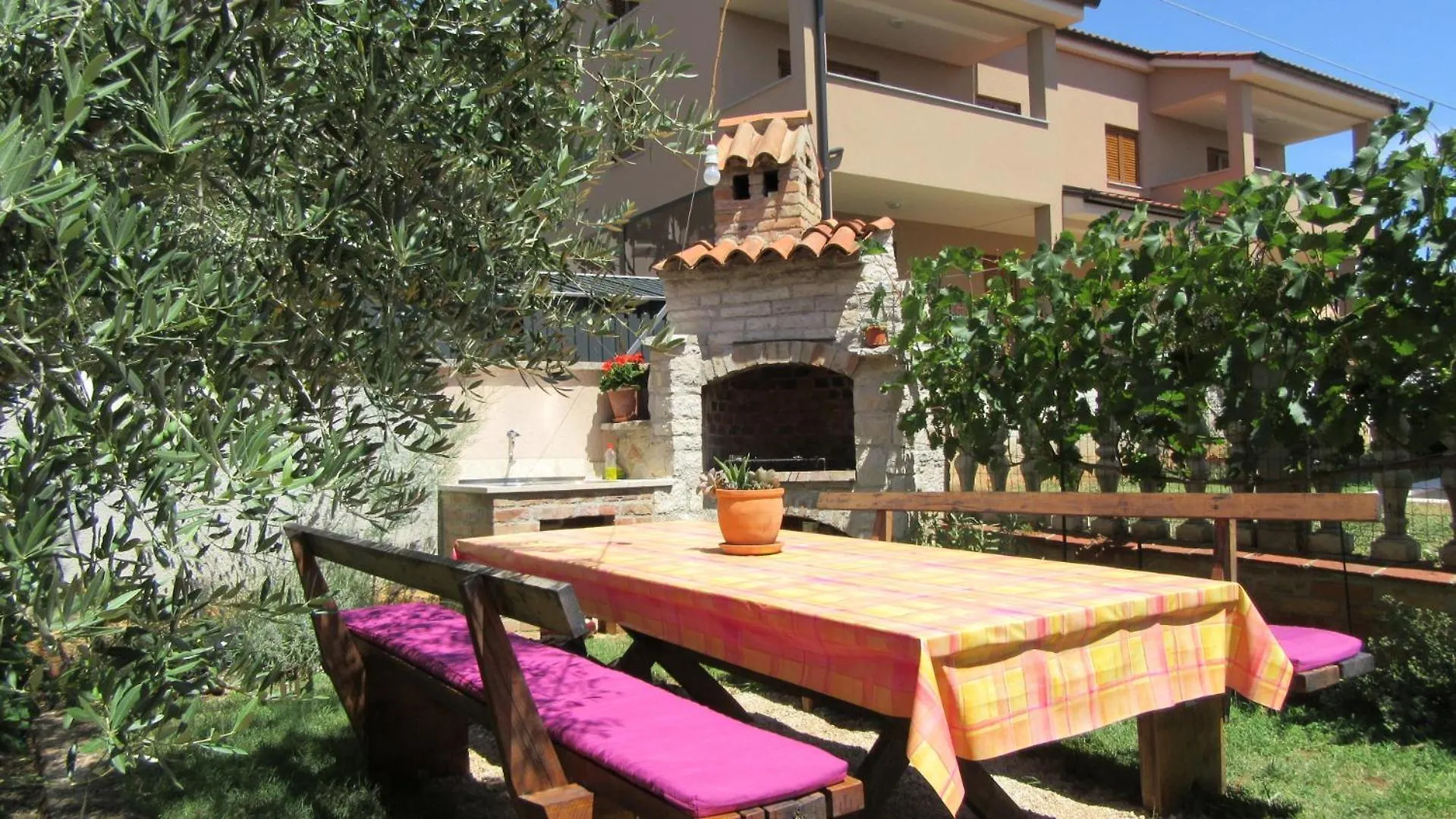 Apartments Irena With Sea View Fazana Croatia